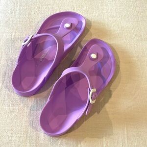 Birkenstocks Gizeh sandals
